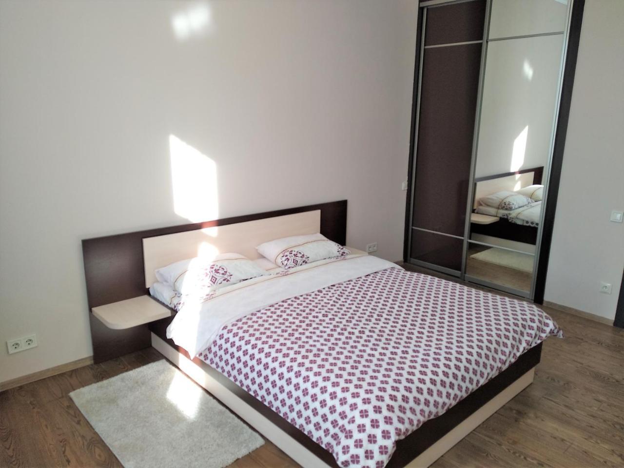 2 Bedrooms Apartment 150M From Opera House Leópolis Exterior foto